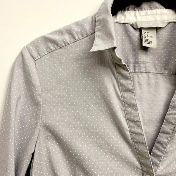 H&M Button Up Dress Shirt - Picture 1 of 3